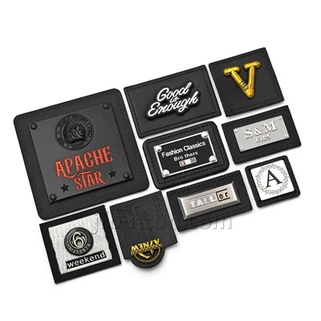 Patch kulit hitam dengan logo logam