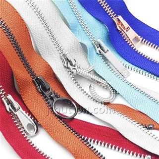 Zippers logam berwarna