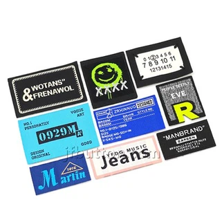 Label tag pakaian tenunan dilipat