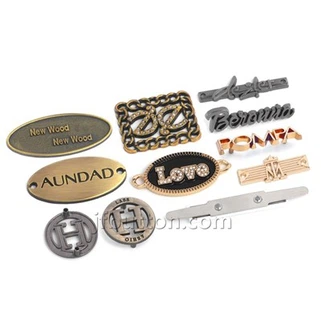 Plat Dompet Logam